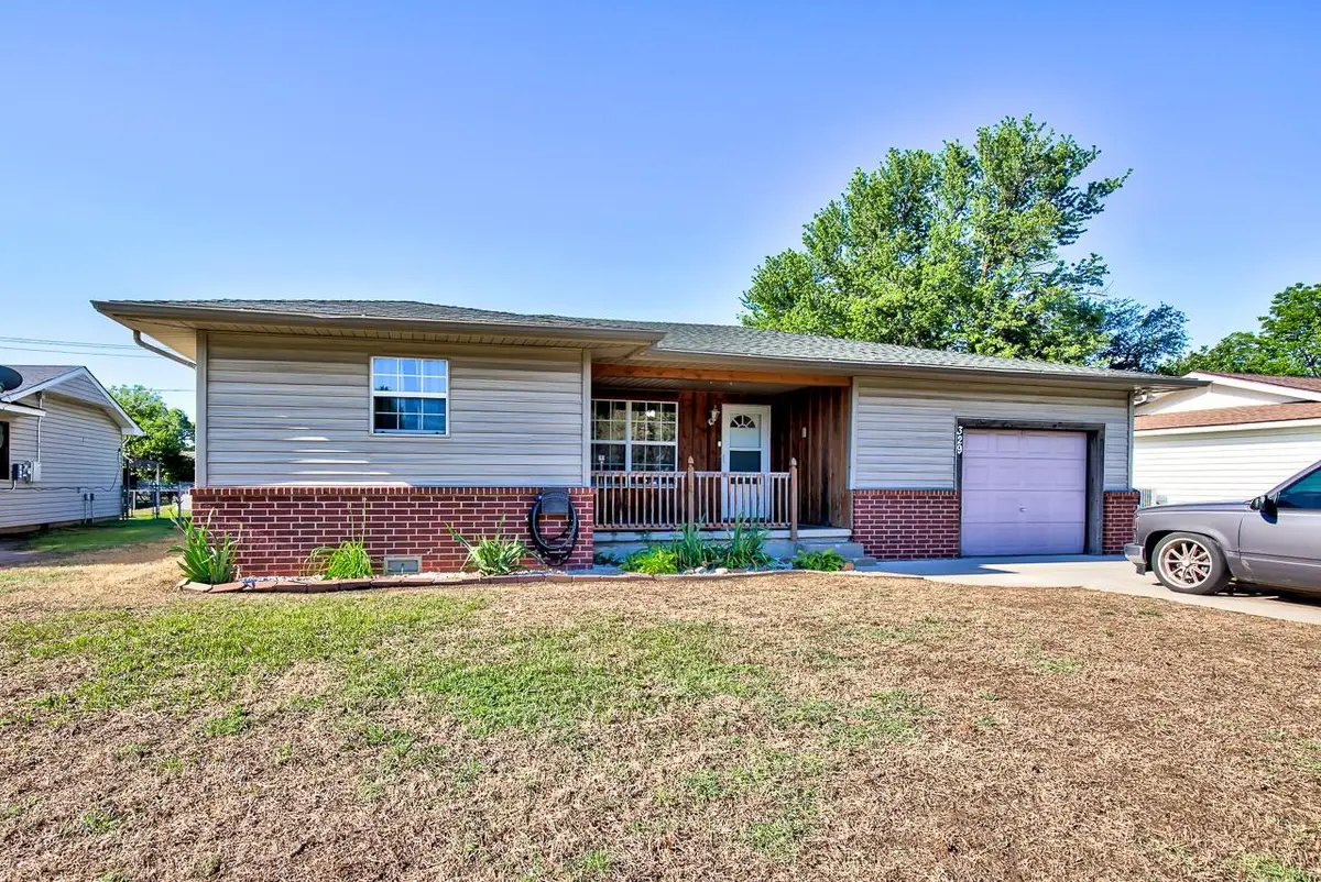 329 Kansas Ave, Enid, OK 73701 - #1