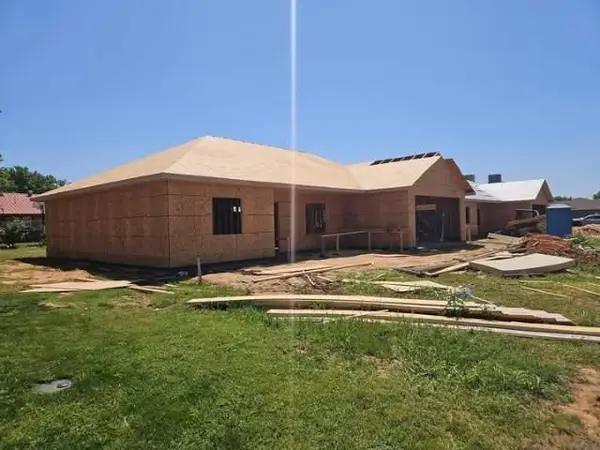 407 Osborn Dr, Hennessey, OK 73742