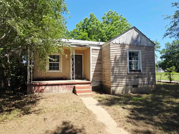1001 N Adams, Enid, OK 73701