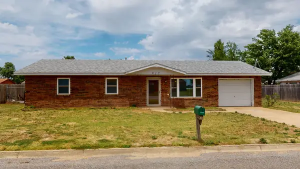 917 Dove St, Vici, OK 73859
