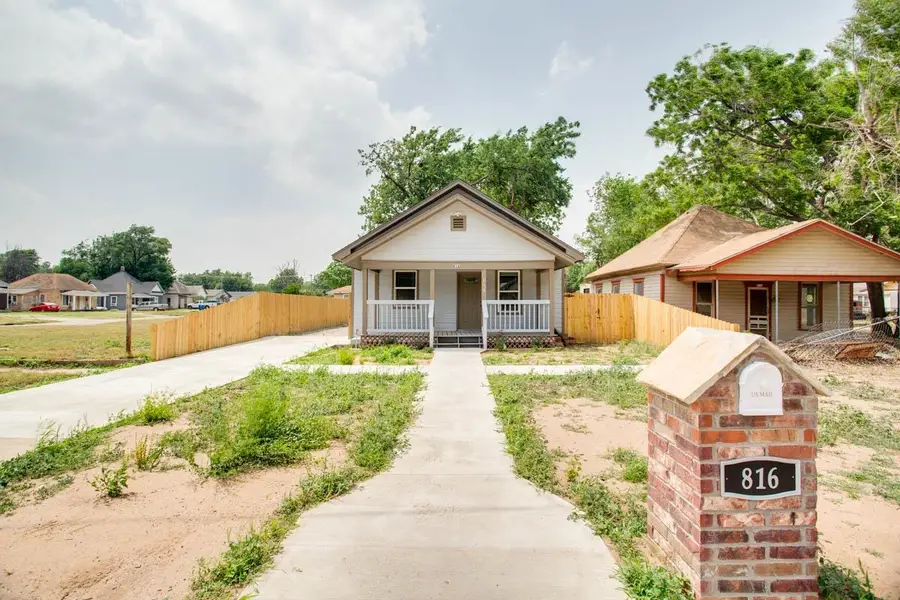 816 S Independence Ave, Enid, OK 73701 - #2