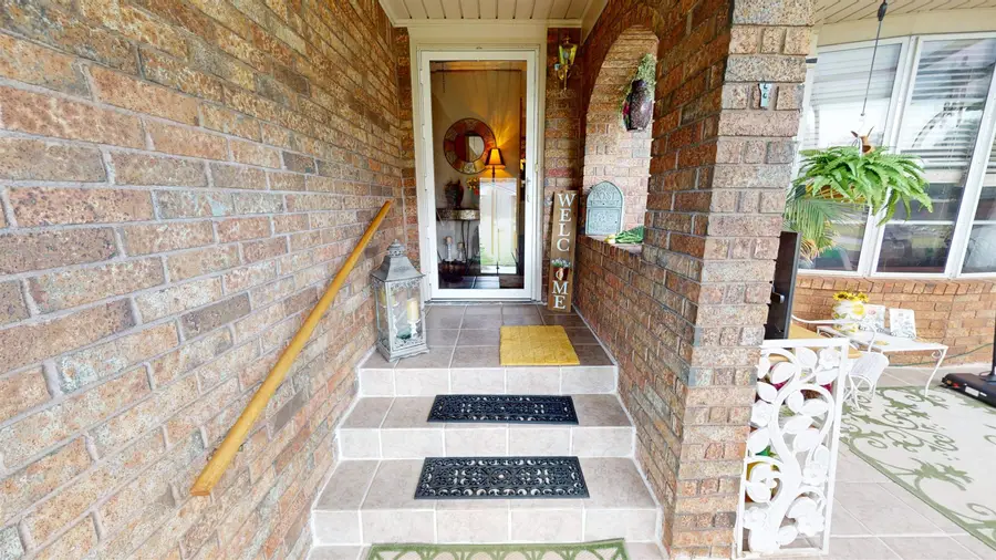 821 S Laird, Mooreland, OK 73852 - #2