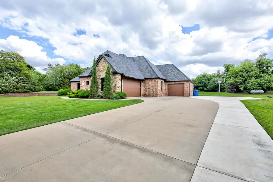 13 Thousand Oaks, Enid, OK 73703 - #3