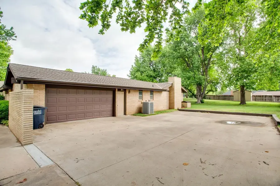 2915 Whippoorwill Ln, Enid, OK 73703 - #3