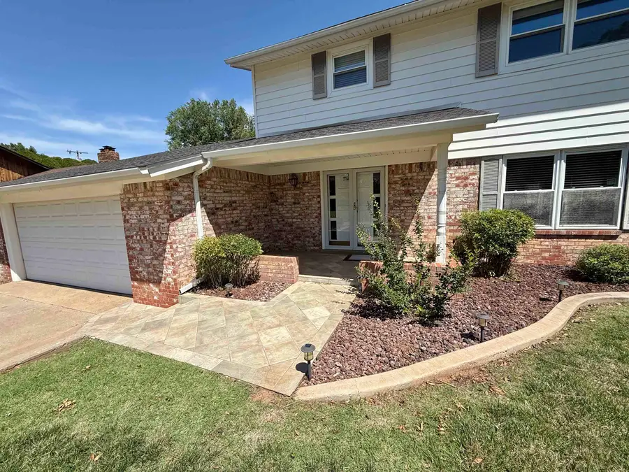 3617 Cheyenne Dr, Woodward, OK 73801-1823 - #3