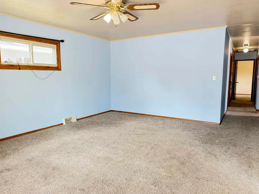 1733 W Thompson Ave, Enid, OK 73703 - #3
