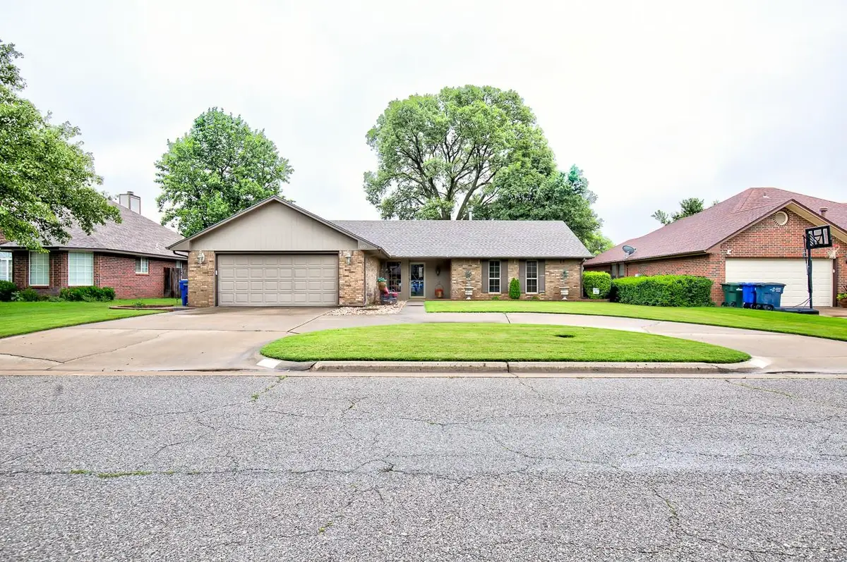 1125 Creekdale, Enid, OK 73703-9999 - #1