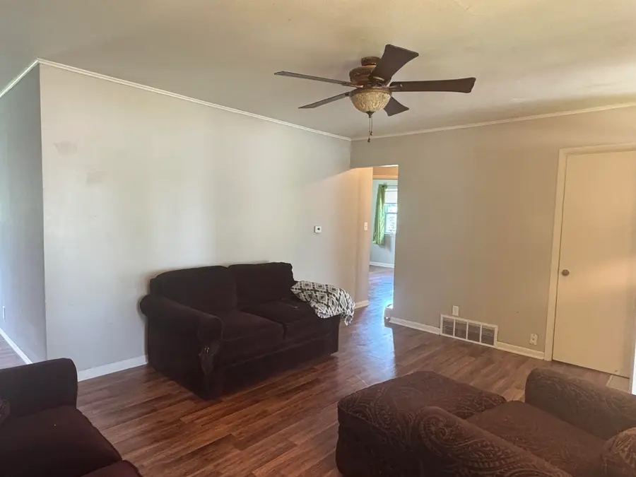 2218 E Oak Ave, Enid, OK 73701 - #3