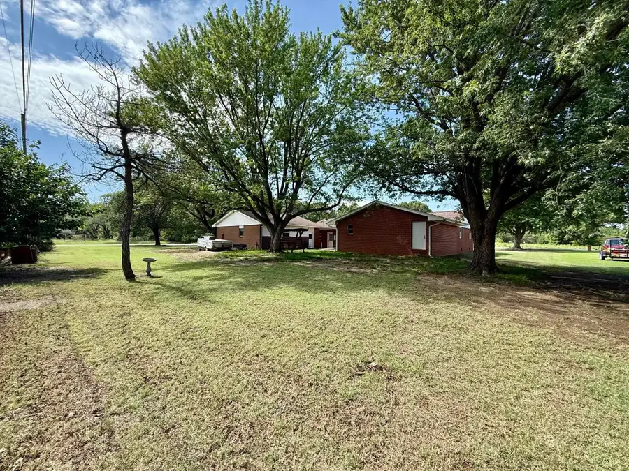 2329 W Colorado Ave, Enid, OK 73703 - #2