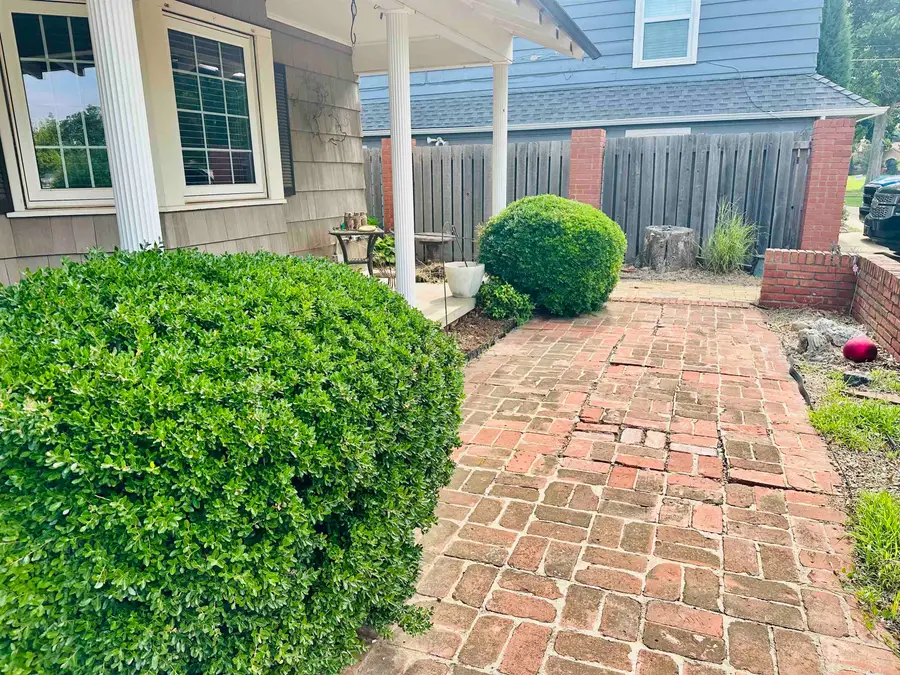 1406 W Wynona, Enid, OK 73703 - #2
