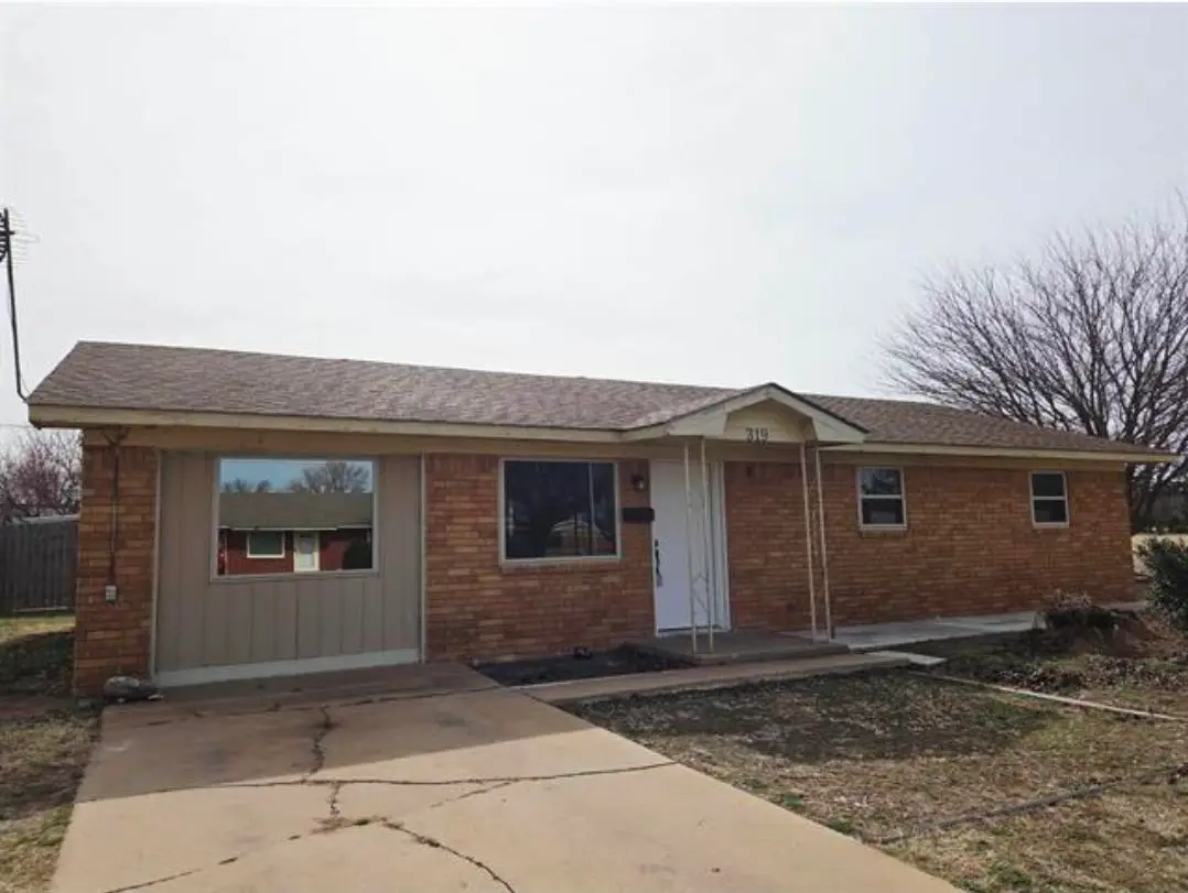 319 W Ash St, Fairview, OK 73737 - #1