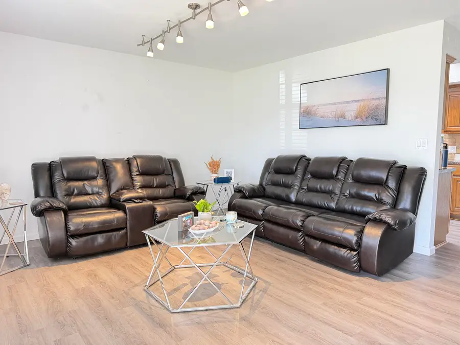 1010 Freeland Dr, Enid, OK 73701 - #2