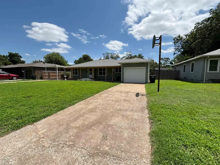 2525 W Broadway Ave, Enid, OK 73703 - #2