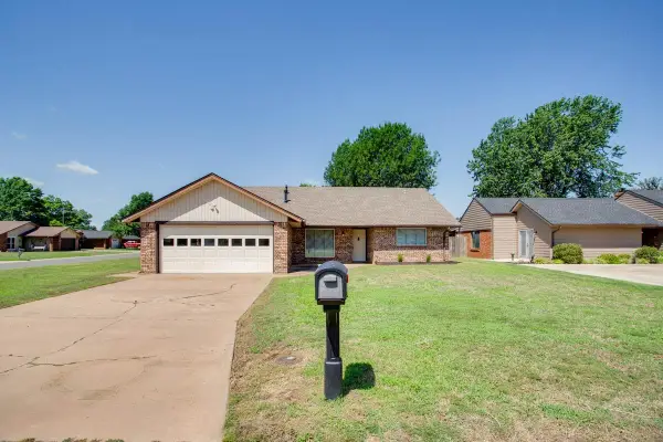 402 Lilac Place, Enid, OK 73703