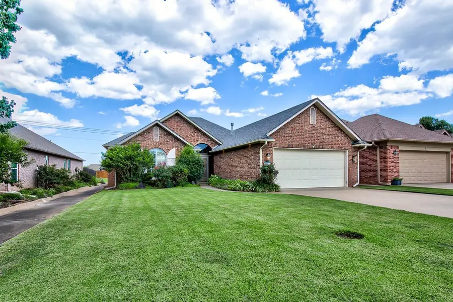 3805 Rockwood Rd, Enid, OK 73703 - #3