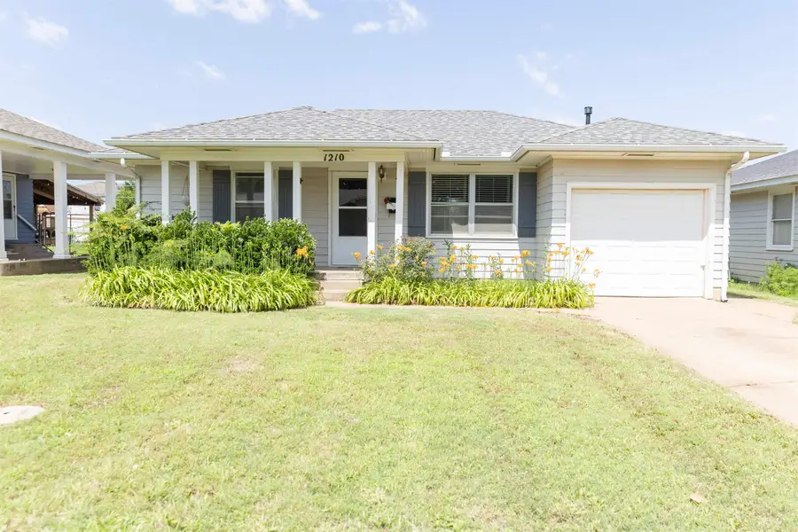1210 S Adams St, Enid, OK 73701 - #2