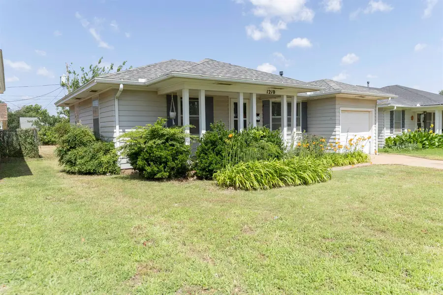 1210 S Adams St, Enid, OK 73701 - #3
