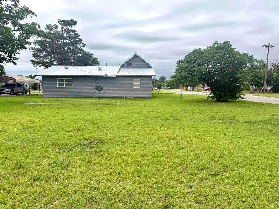 202 SE Third St, Laverne, OK 73848 - #2