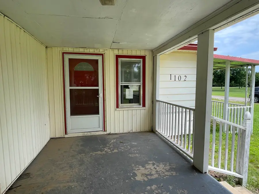 1102 Wilson Ave, Blackwell, OK 74631 - #3