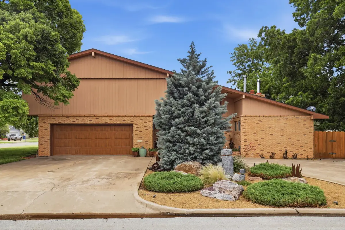121 W 12th Street, Cherokee, OK 73728 - #1