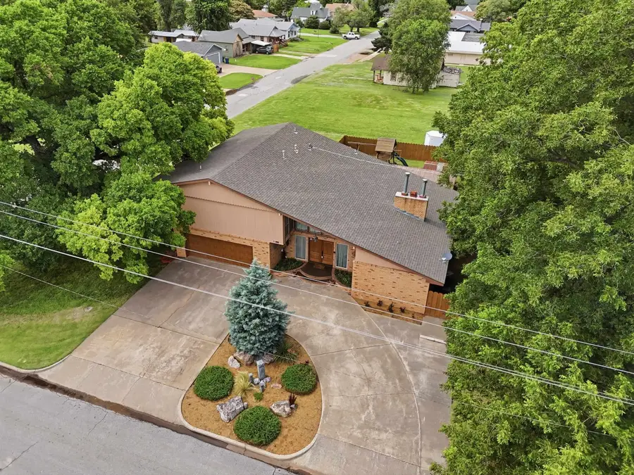 121 W 12th Street, Cherokee, OK 73728 - #3