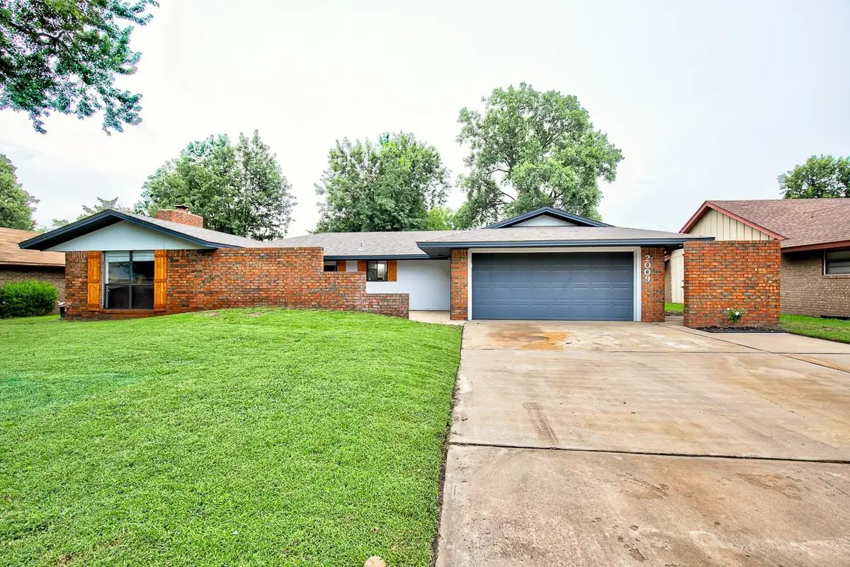 2009 Windmill Ln, Enid, OK 73703 - #1