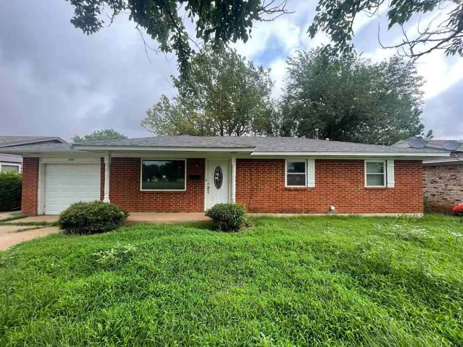 408 W Ash St, Fairview, OK 73737 - #3