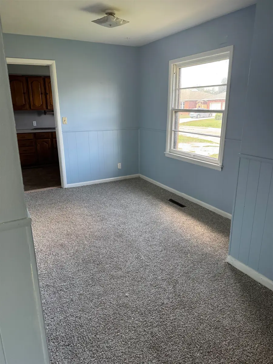 1802 S Wallace, Enid, OK 73701 - #3