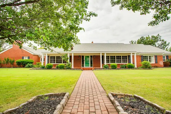 1503 Tahlequah Place, Enid, OK 73703-0000