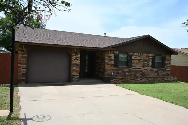 817 Lakeridge Dr, Woodward, OK 73801