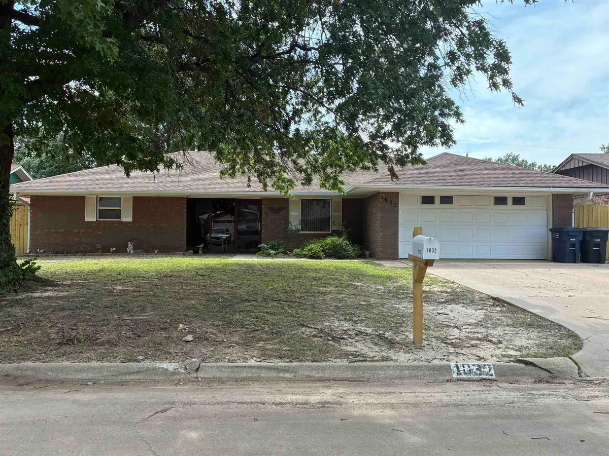 1032 Canterbury Rd, Enid, OK 73703 - #1