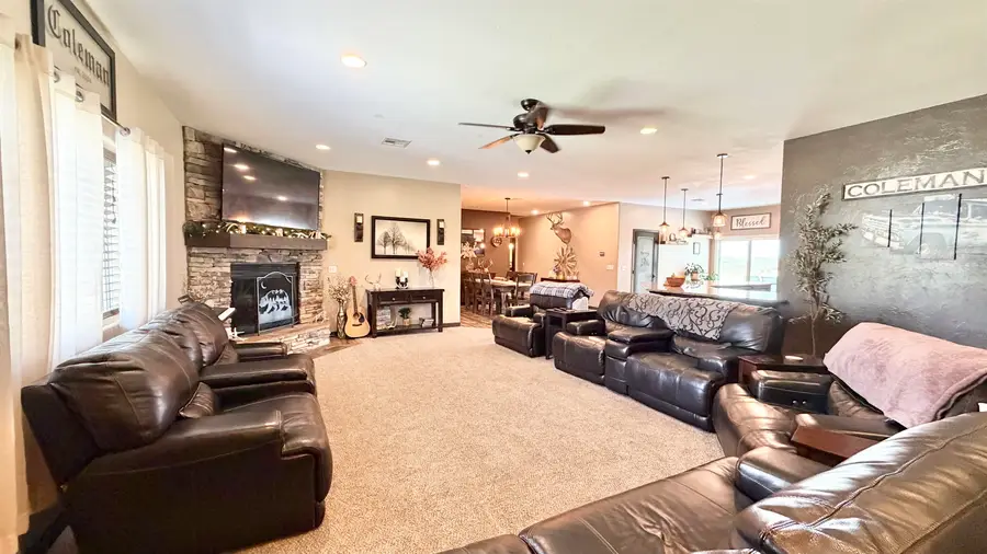 410 E First St, Vici, OK 73859-5421 - #3