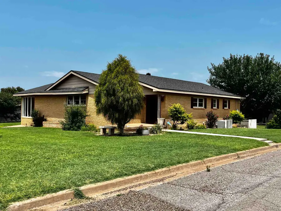 924 W 5th Street, Beaver, OK 73932 - #2