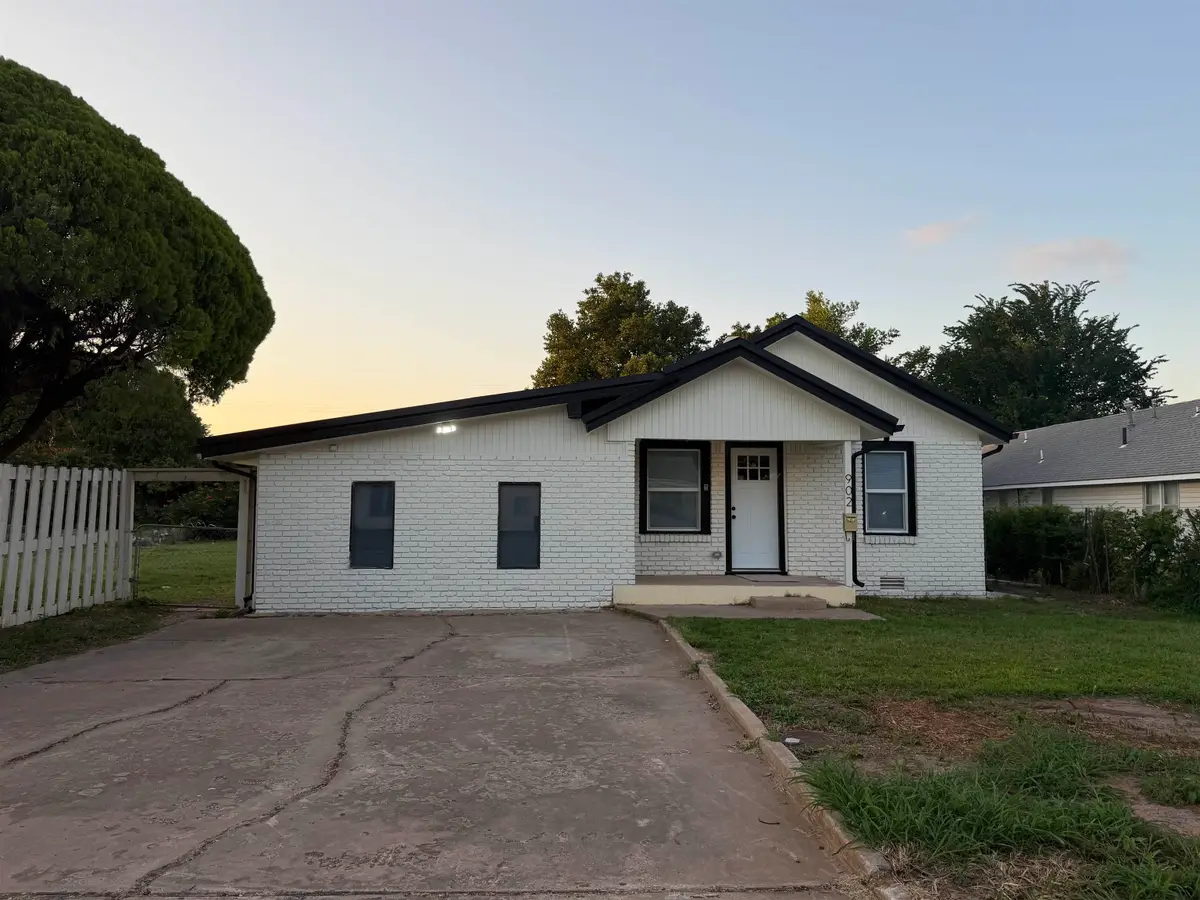 902 and 910 W Nagel, Enid, OK 73701 - #1