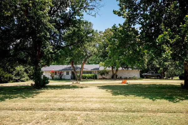 805 N Oakwood Rd, Enid, OK 73703