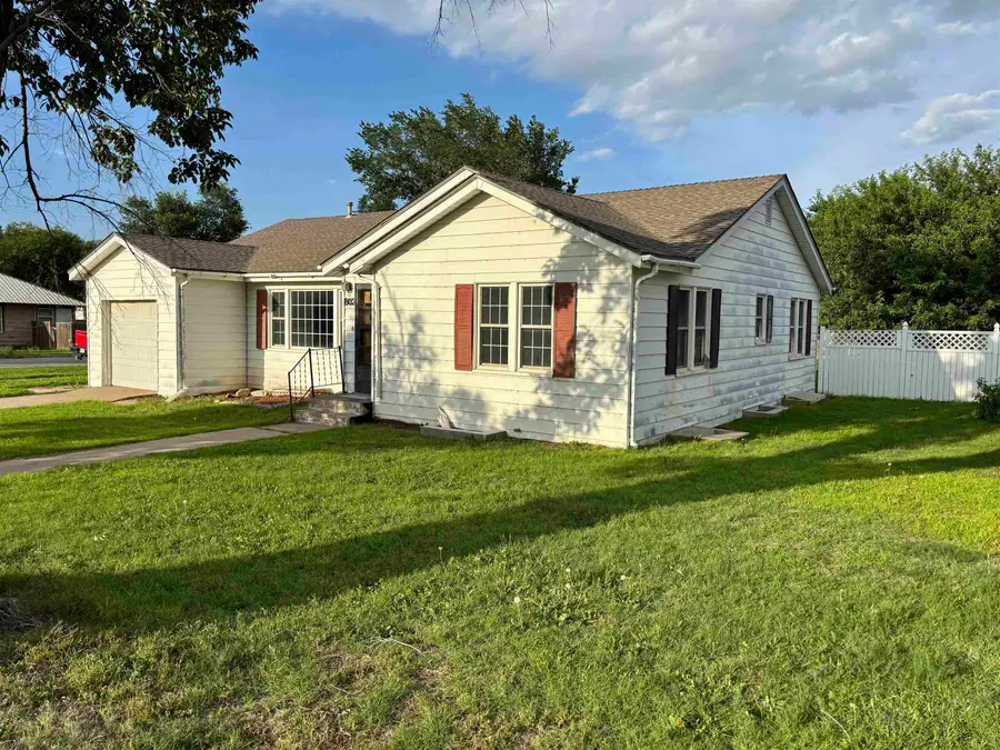 802 Avenue E, Beaver, OK 73932 - #2