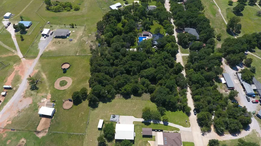 18 Country Club Dr, Hennessey, OK 73742 - #3
