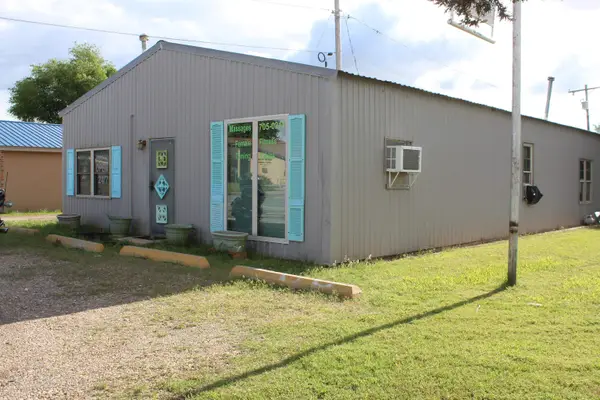 715 N Main St, Vici, OK 73859