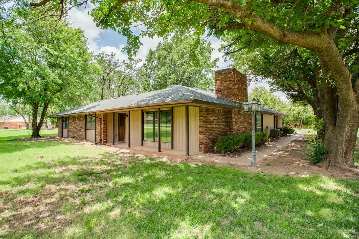 814 Lilac, Enid, OK 73703-0000 - #1