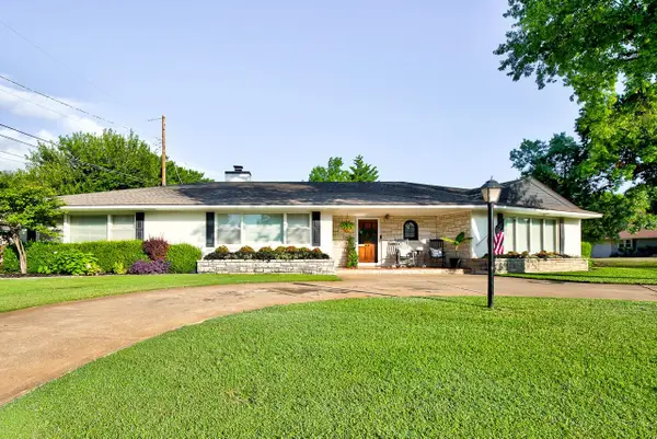 1002 Cheyenne Dr, Enid, OK 73703