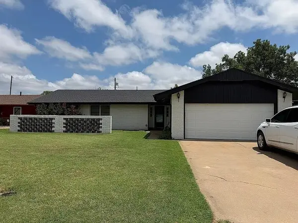 113 N Phillips, Okeene, OK 73763