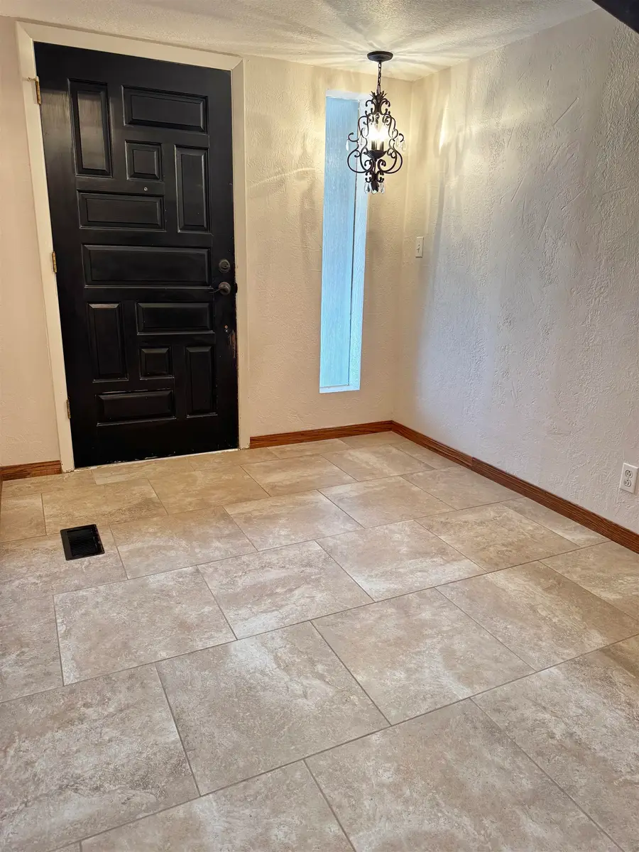 2446 Sherwood Dr, Enid, OK 73703 - #3