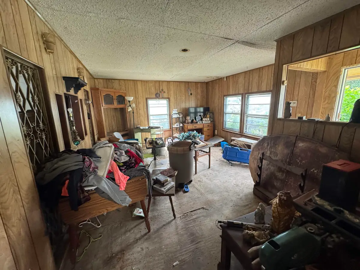 2206 E Oak, Enid, OK 73701 - #1