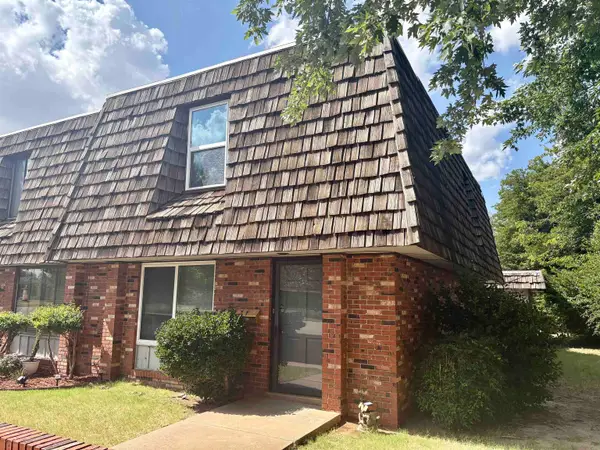 2106 Indian Drive, Enid, OK 73703