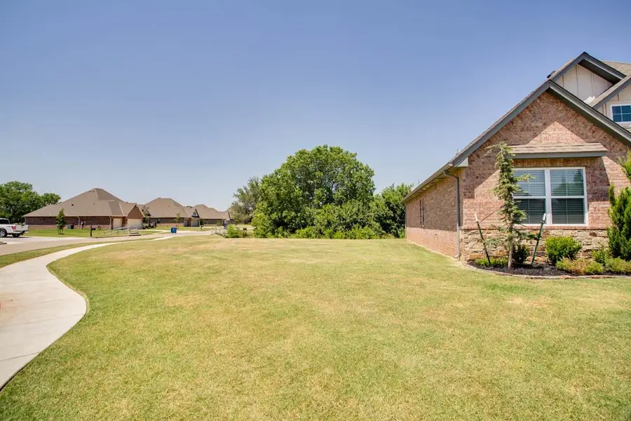 1102 Sawgrass Ln, Enid, OK 73703 - #2