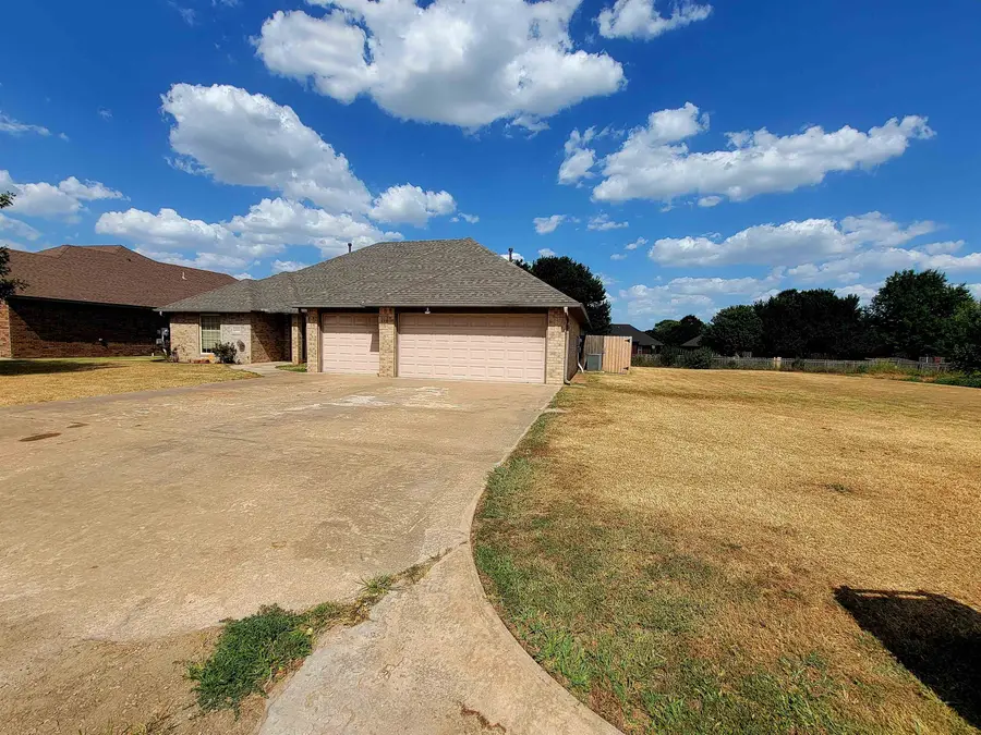 2319 Mt Vernon, Enid, OK 73703 - #3