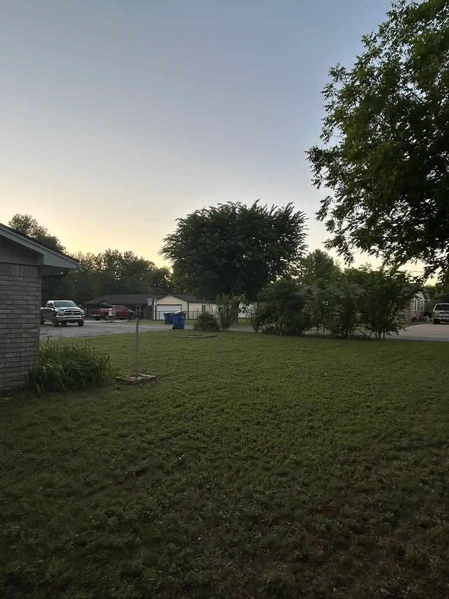 408 Cedar Street, Hennessey, OK 73742 - #2