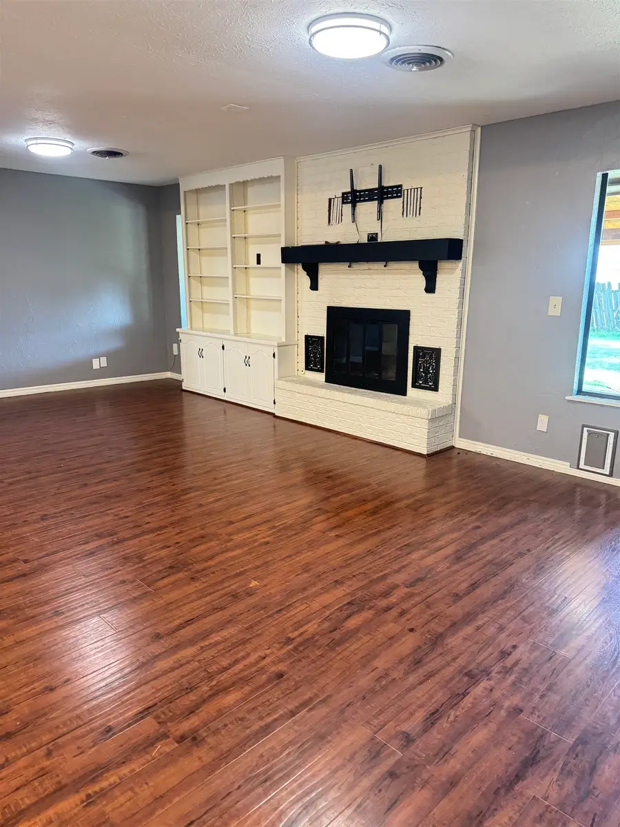 2201 E Cedar Ave, Enid, OK 73701 - #2
