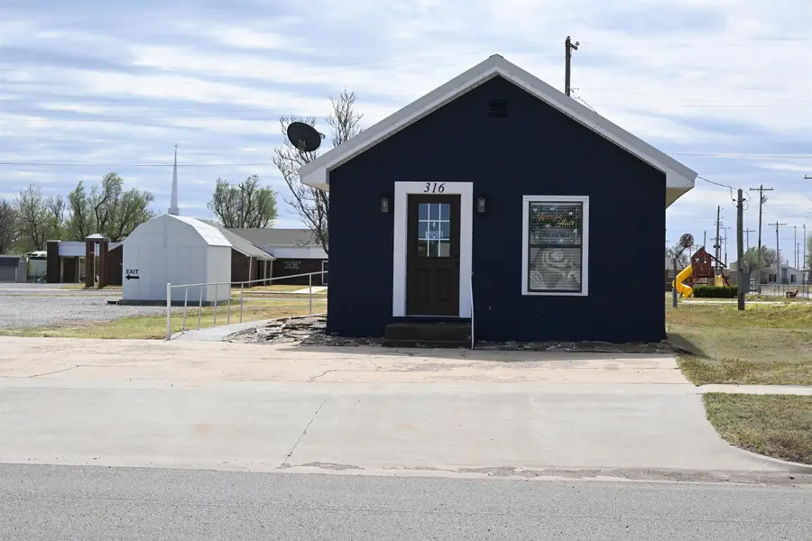 318 W Broadway, Vici, OK 73859 - #2