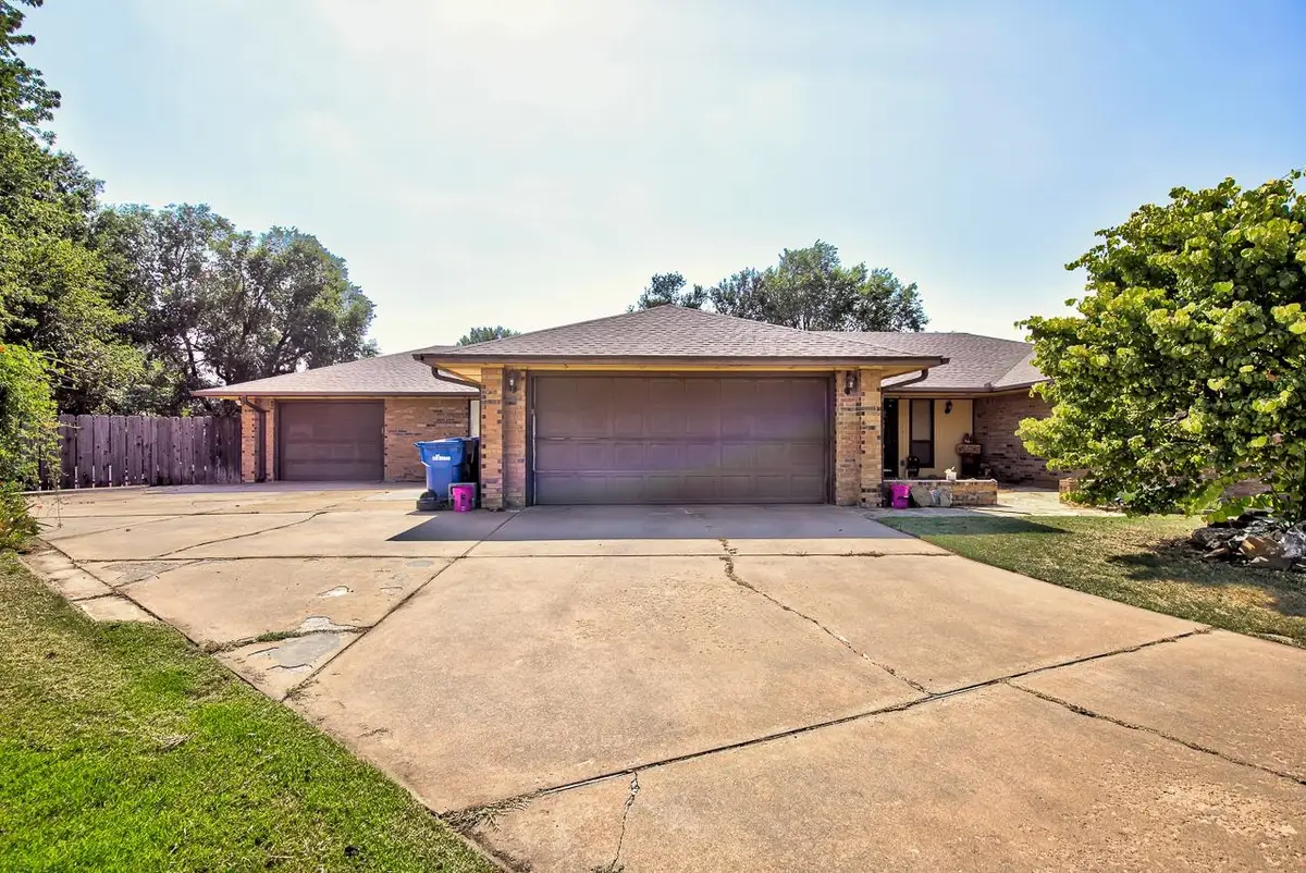 2002 Appormattox St, Enid, OK 73703-0000 - #1